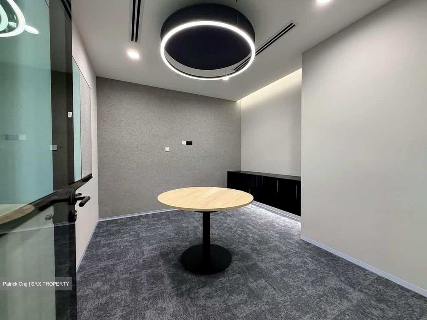 Chevron House (D1), Office #580623051